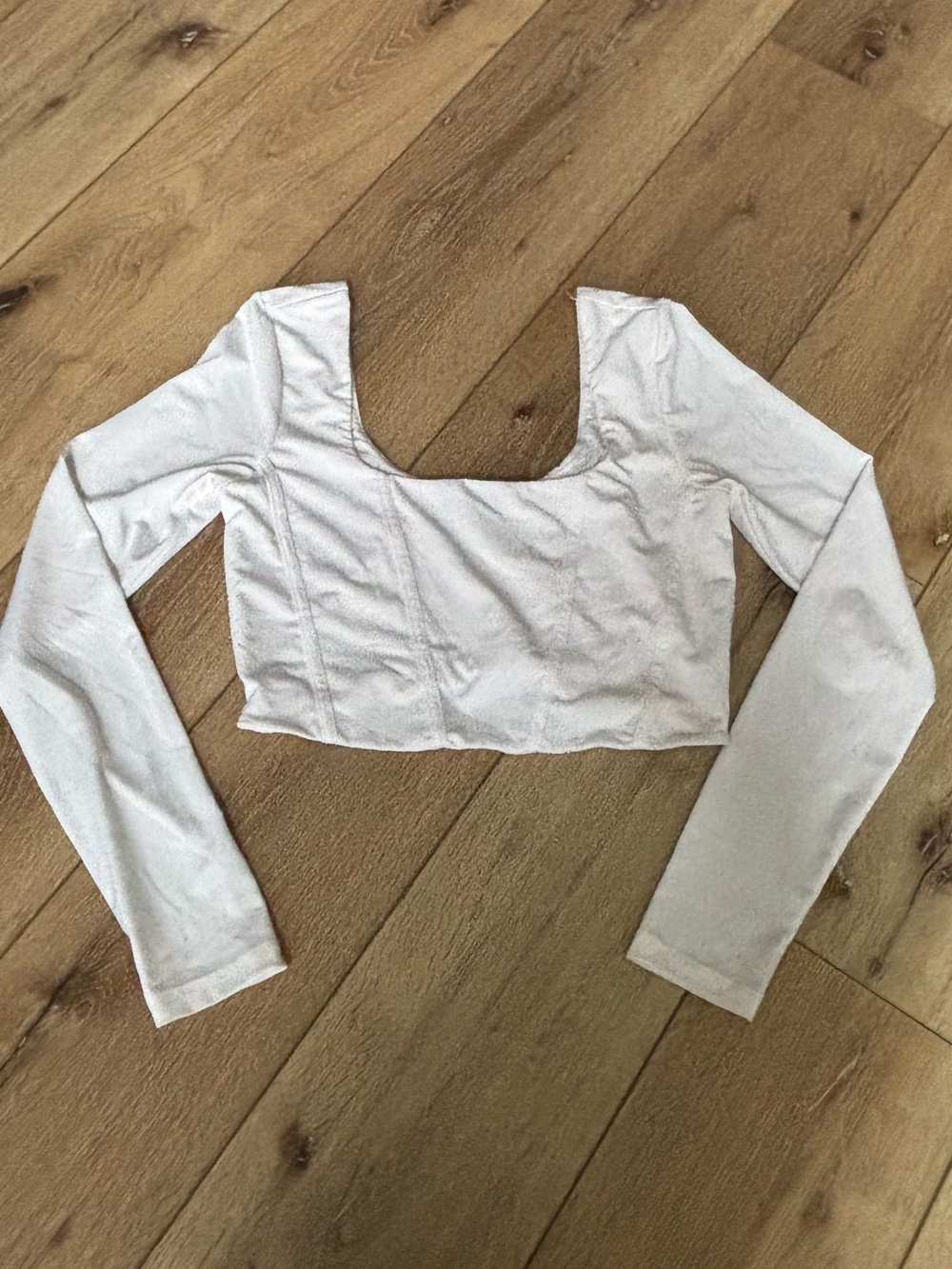Dynamite White Long-Sleeve Cropped Scoop Neck Top